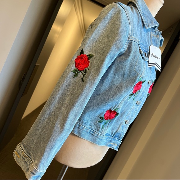 NWT 🌹 Roses embroidery blue denim jacked M - Picture 6 of 13